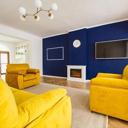 Rya Residence Oradea Bagian luar foto
