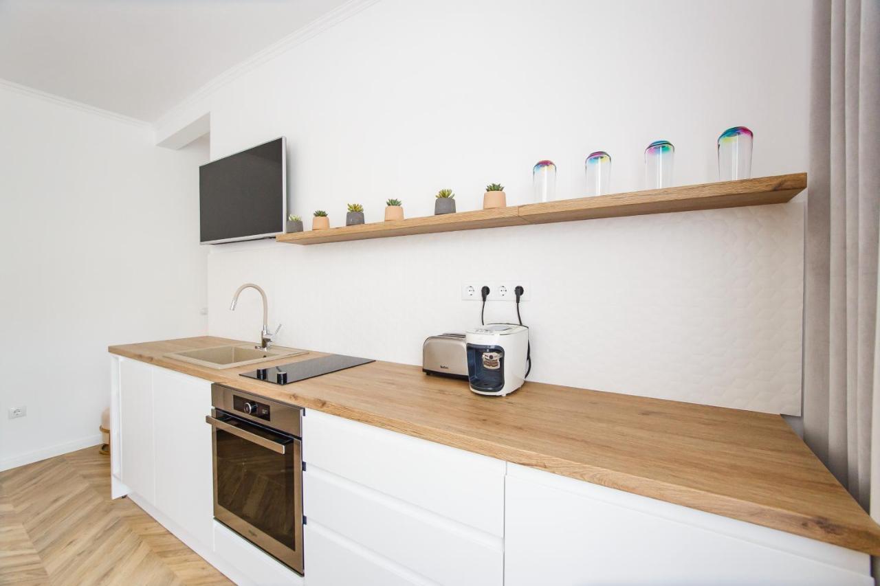Rya Residence Oradea Bagian luar foto