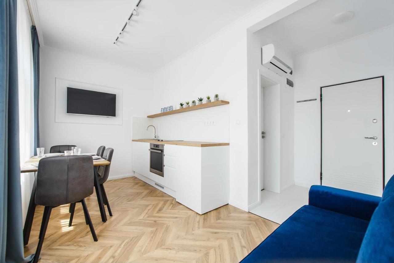 Rya Residence Oradea Bagian luar foto