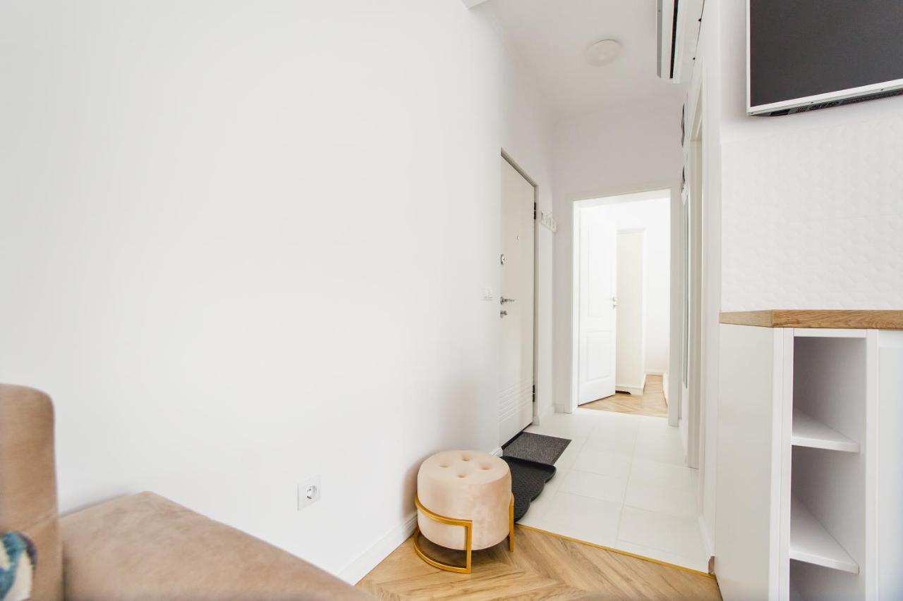 Rya Residence Oradea Bagian luar foto