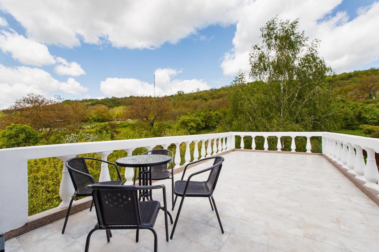 Rya Residence Oradea Bagian luar foto