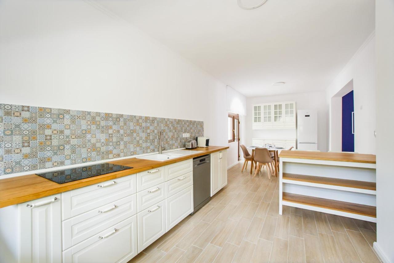 Rya Residence Oradea Bagian luar foto