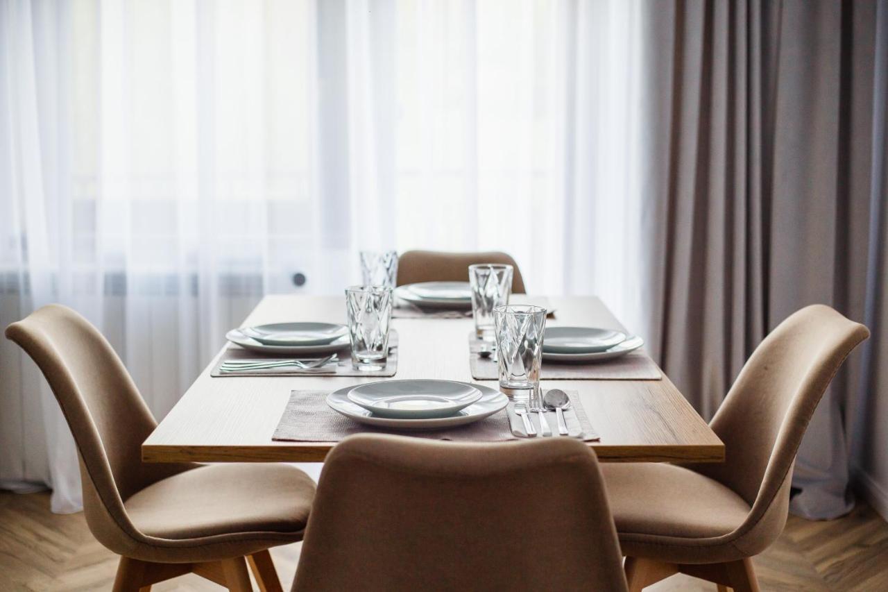 Rya Residence Oradea Bagian luar foto