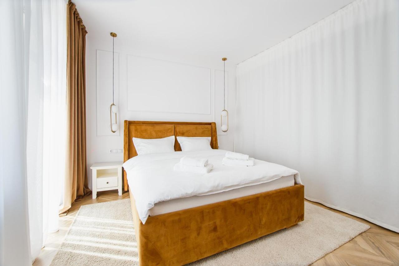 Rya Residence Oradea Bagian luar foto