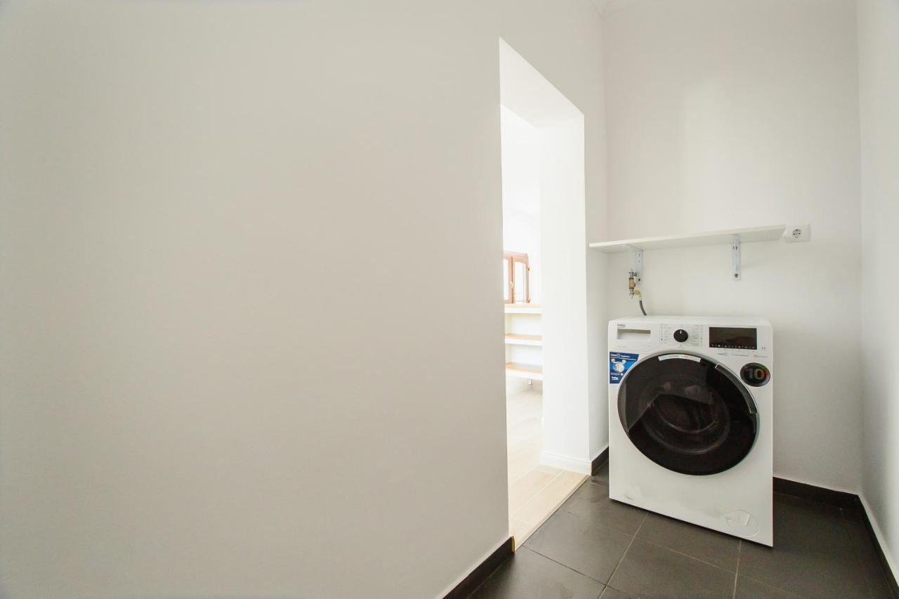 Rya Residence Oradea Bagian luar foto