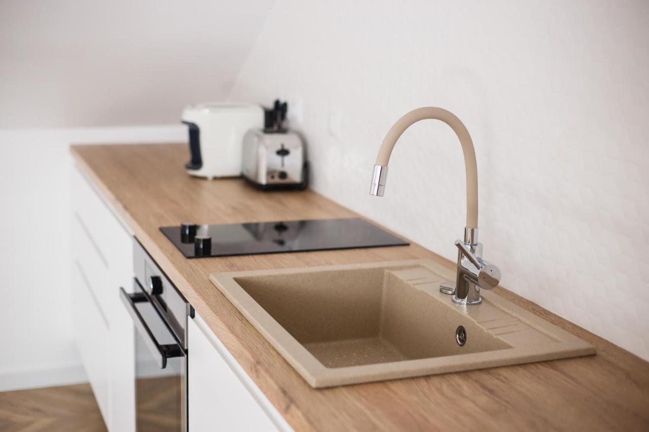 Rya Residence Oradea Bagian luar foto