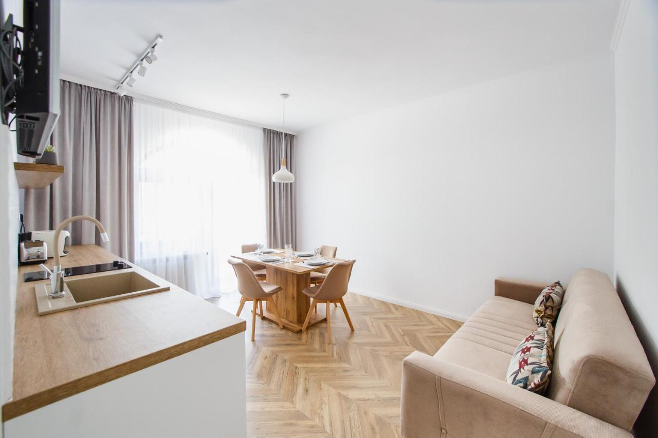 Rya Residence Oradea Bagian luar foto